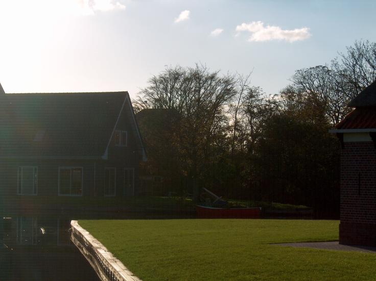 26-10-2004, Foto van de overkapping t.b.v. aanvraag tijdelijke bouwvergunning, hoewel er hier weinig overkapping is te zien