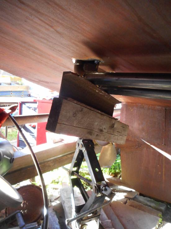 17-04-2015, Koelpijp zit met eerste hechten vast