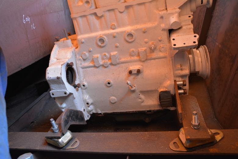 19-04-2015, Bb dieselmotorsteunen op dempers